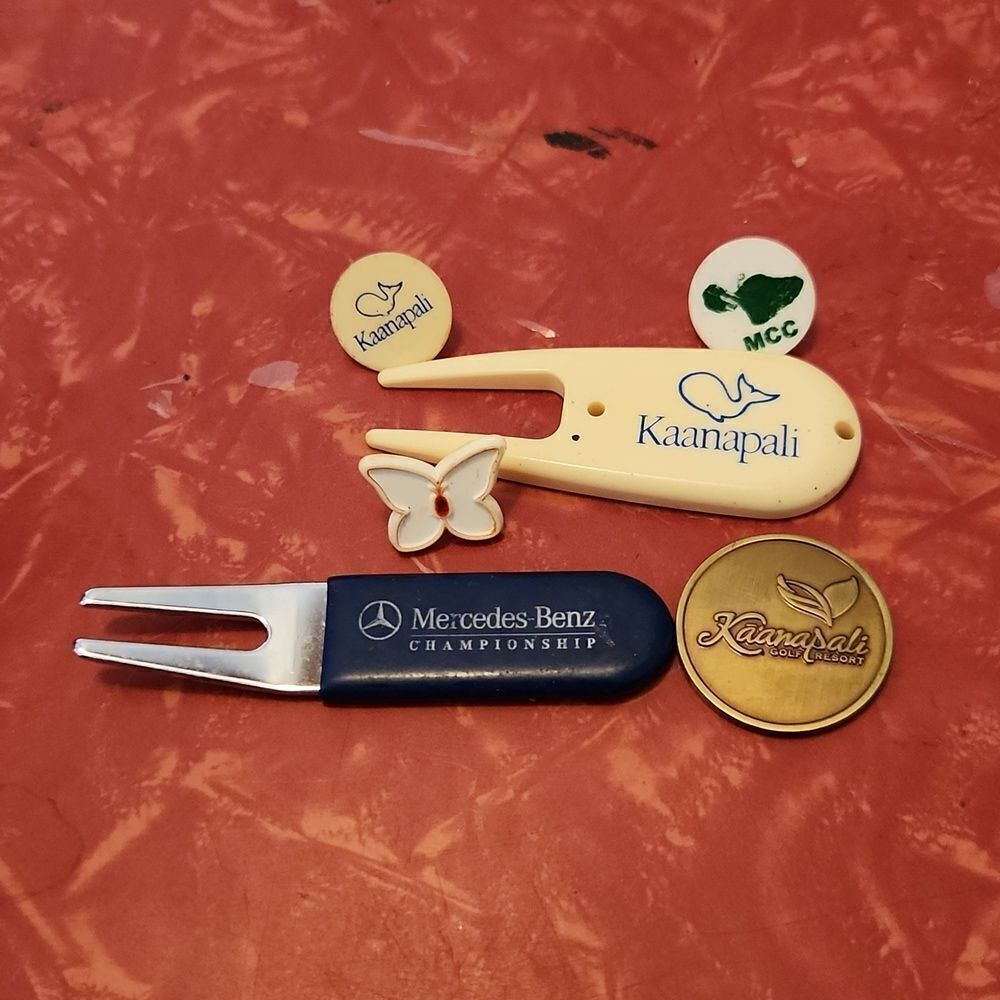 Maui divot tools and ball markers
